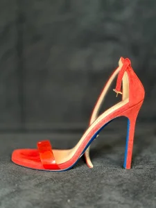STOP-PANICI CAN WEAR THESE HEELS FOR YOU Bild 6
