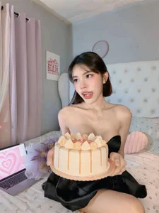 hottie_lianne18 Birthday girl🖤 Foto