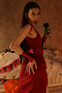 Iren Iren hot Vampire Haloween 2024 Immagine  5