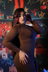 BellaPeers_ Curves and Festive Desires Pic