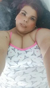 Charlotte_curvy_ Public Bilde 3
