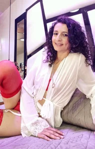 AriannaRussell_ There are looks that reveal more than clothes💦😈 Pic 4