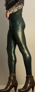 cd_saskia_model Leather leggings Pic