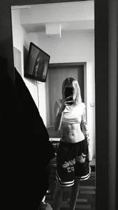 Milly-Kiss Public صورة واحدة|Milly-Kiss Public صورتان|Milly-Kiss Public  5 صور|Milly-Kiss Public  5 صورة