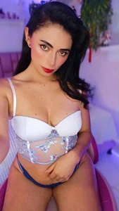 Vanessa_Toro Can u help me with completed 1.000 likes 🙈🤭. Εικόνα 6
