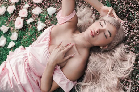 dani_parker_ kullanıcısının slepping beauty albümü -  4 fotoğraf