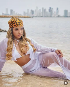 Chloe_Rain Public 사진 2