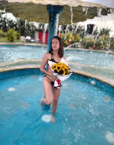 Nature's naughty flower 🍃🌄🌷🥀 de Mia_scarlet69  2 Imagens