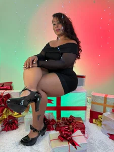 SeleneGibson__ Merry christmas!🎄 Pic 6