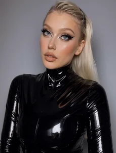 Liya_Liss Public Pic 3