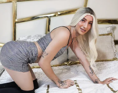 EmilyZaennz 💋 Pic 2