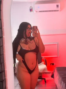 GeabloomのSexy latina girlの 3枚の写真
