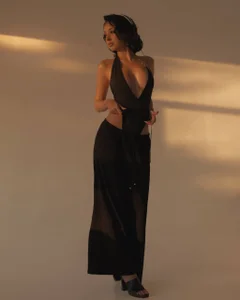 Zara_Noir Public Pic