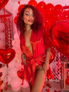 Red Vibes❤️ od DevoraHarper_  4 snímek