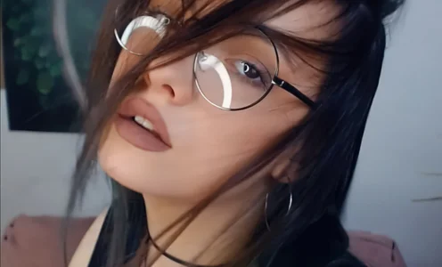 EmillyBones Brunette slika 2