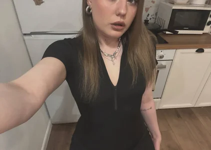 Agatha_Gris Public Foto 3