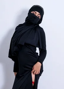 Jasmin_hamdan Sometimes temptation takes the form of a message Pic