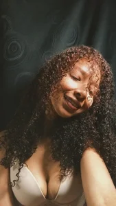 Olivia_Danbury_Public图片