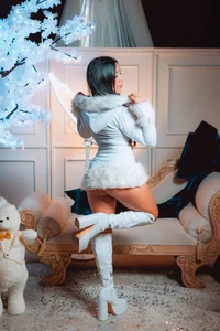 Beverly_johnson: sexy christmas 🥵🌲 ( 2 фото)