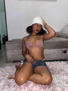 tatianasquirthotDEEPLY YOURS💋👑🥵 Bild