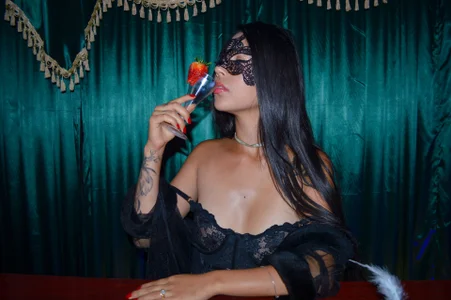 TaraLawrence IS A SECRET Pic 2