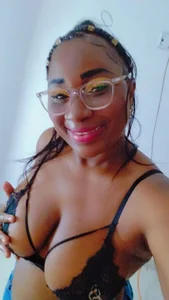 Do you like to see me wearing glasses? de sofi_hill Foto