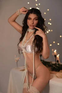 RachelDuque White Bilde 2