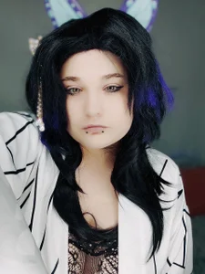 Estheri 🦋 Shinobu ,Mitsuri Foto 4