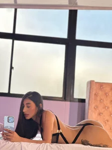 If you miss me, come see my photos and jerk off thinking about me de JulietaCheerr  2 Imagens