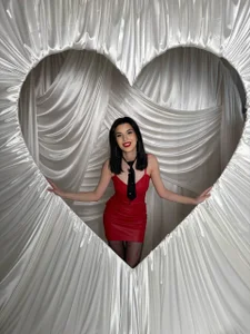 Anita_Robby 14 reasons to fall in love Pic 3