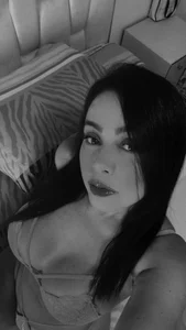 _kathaLopez_ Black and White 🤍🖤😻 Pic 2