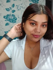 LindaBreeS Public Immagine  4