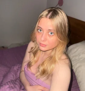 blonde_kellyy Public Pic 2