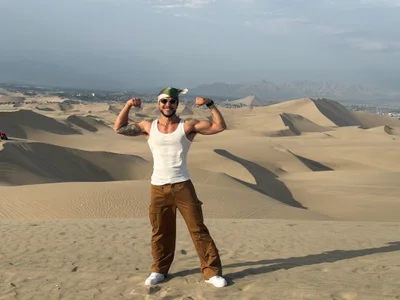 ARON_TAYLER01 Perú 🇵🇪 টি ছবি