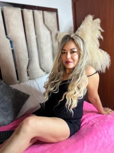 Olivia__Milf Public зображення 3