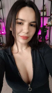 AdelleVixen Public Pic 5