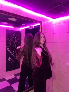 Mira_Blow Public Pic 2