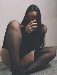 AlisaxFox Body language Pic 5