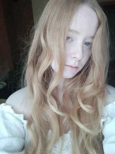 KateVibe_01: Public ( фото)