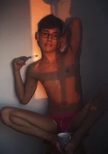 AliottTwink sunlight hot:) Pic 3