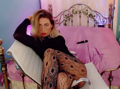 AnnieGOld_ sexy ledy Pic