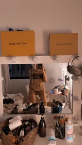 LUUVRRI_21 Randoms Bilde