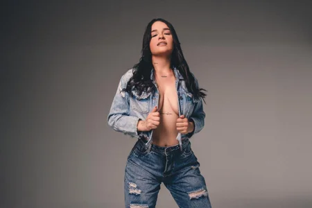 KarinaVilla's XXX Nude Photo 9