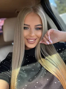 AubrieleRouj1 Public Foto 4