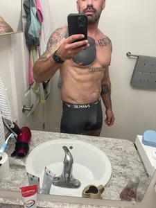 Mikejjone: Public ( 4 фото)