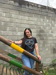 loreen_grey Mostrándote un poco de mi descanso 🍷💚 Bilde 3