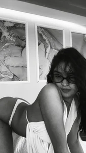 VanessaDoofenshmirtz Curious minds are the sexiest. 😏 Pic 3