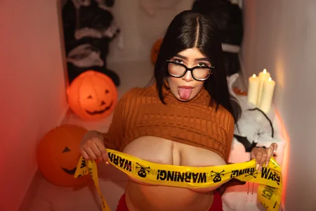 ValenRosse HAPPY HALLOWEN 2026 Pic 4