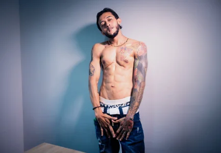 jonas_conor: HAPPY NEW YEAR🥵😈⭐✨ ( фото)