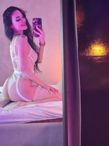 LucyWilowのSelfiesの 3枚の写真